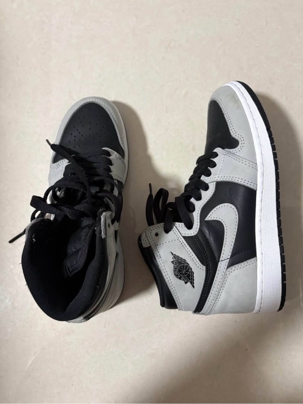 Nike Air Jordan 1 Retro High OG 'Shadow 2.0' sneakers (Women’s size 6)